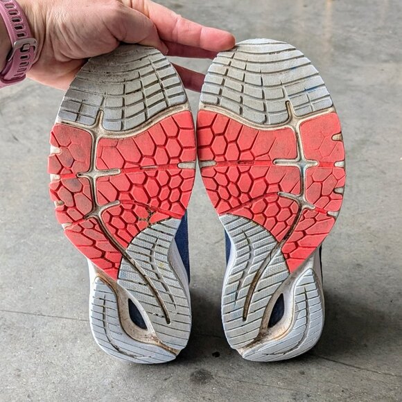 New Balance Women's Fresh Foam 860 V11 Road Running Shoe size 10 - Picture 9 of 9